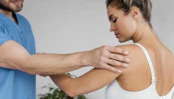 Douleurs à l'épaule et tensions cervicales